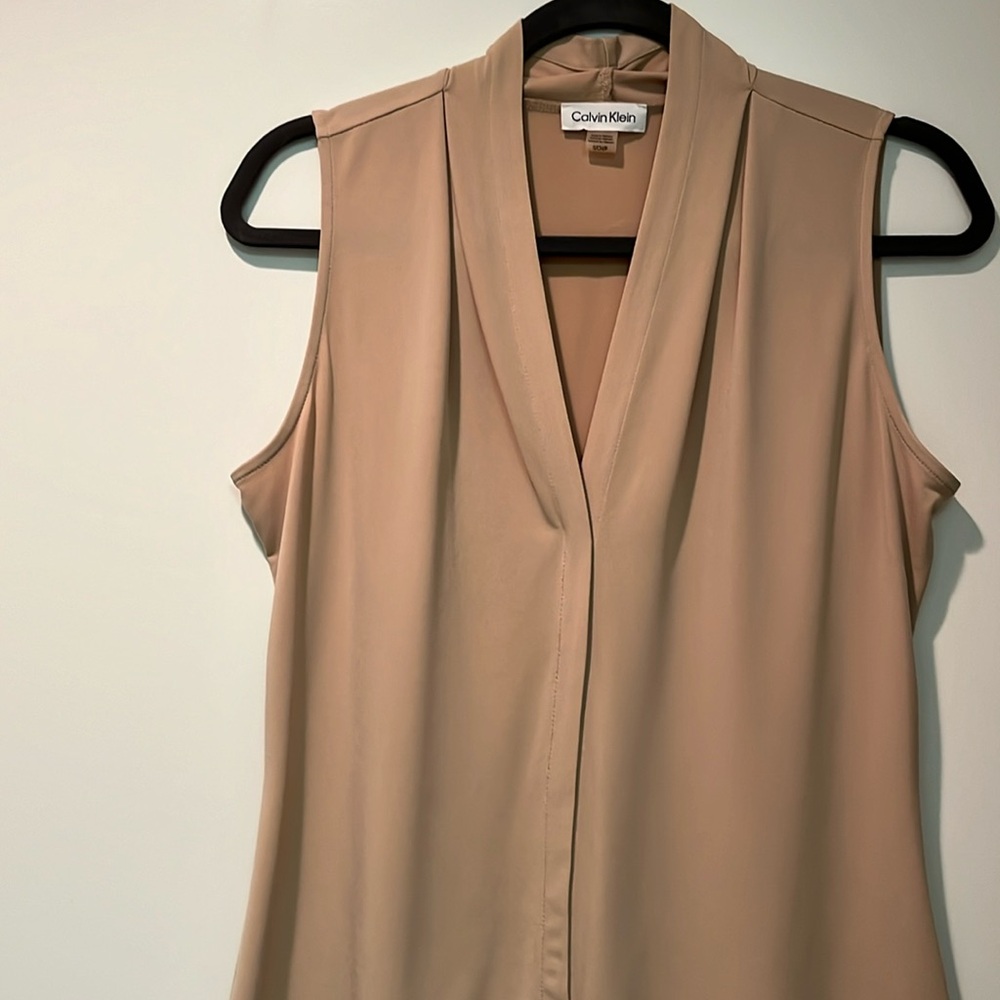 Calvin Klein Tan Sleeveless V Necked Top Size S/CH/P - Picture 3 of 6